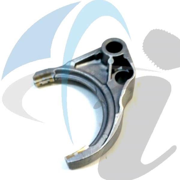 NISSAN 1 TON 5TH/REV FORK