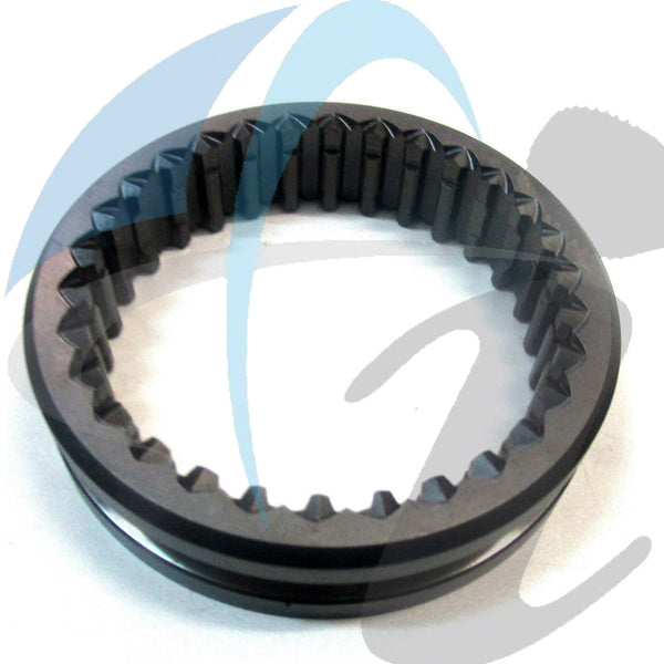 NISSAN HARDBODY 2.4 5TH/REV SLEEVE OE
